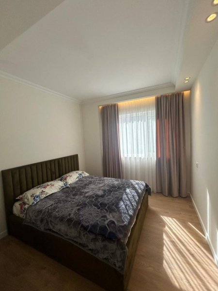 Tirane, jepet me qera apartament 1+1 Kati 3, 60 m² 400 € (Rruga Kastriotet)