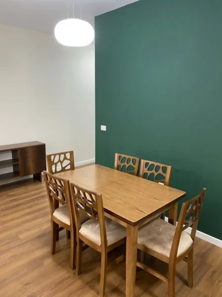 Tirane, jepet me qera apartament 1+1+Ballkon Kati 3, 65 m² 650 € 