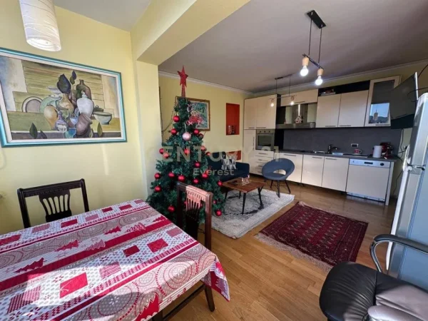 Tirane, jepet me qera apartament 2+1 Kati 11, 96 m² 800 € 