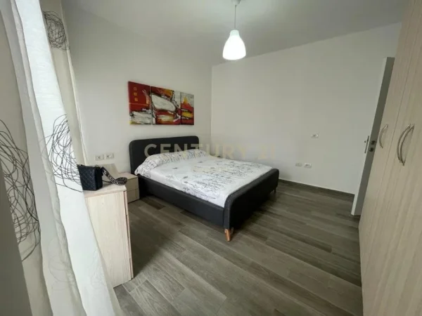 Tirane, jepet me qera apartament 1+1+Ballkon Kati 5, 65 m² 450 € 