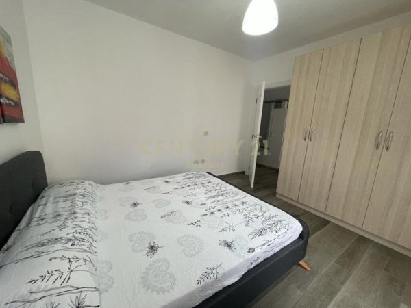 Tirane, jepet me qera apartament 1+1+Ballkon Kati 5, 65 m² 450 € 