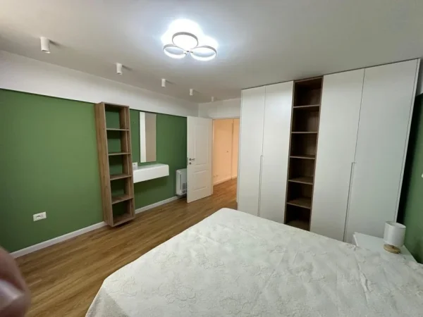 Tirane, jepet me qera apartament duplex 2+1+Ballkon Kati 2, 110 m² 1.100 € (15Kateshet)