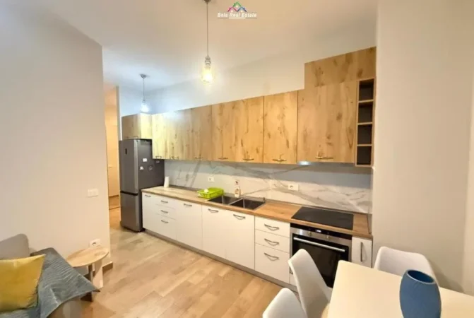 Tirane, jepet me qera apartament 1+1 Kati 7, 72 m² 676 € (shkolla e kuqe)