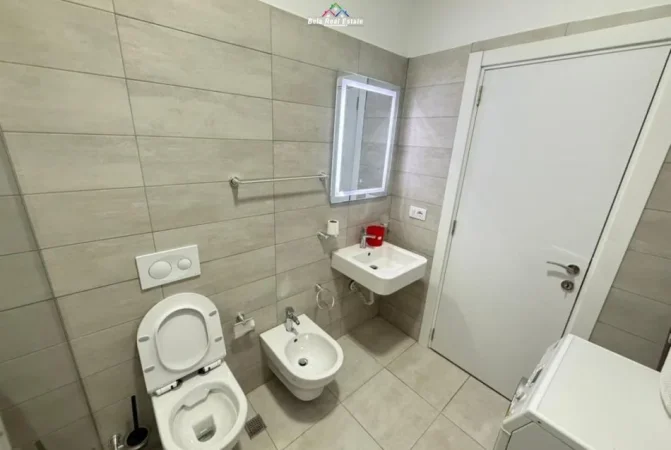 Tirane, jepet me qera apartament 1+1 Kati 7, 72 m² 676 € (shkolla e kuqe)