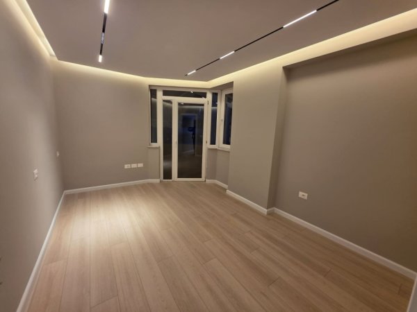 Tirane, shitet apartament 2+1 , 112 m² 320.000 € (Ish Ekspozita)