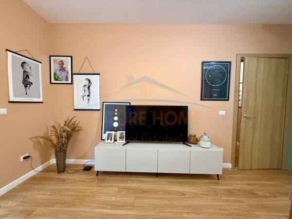 Tirane, shitet apartament 2+1 Kati 3, 106 m² 310.000 € (Rruga e Barrikadave)