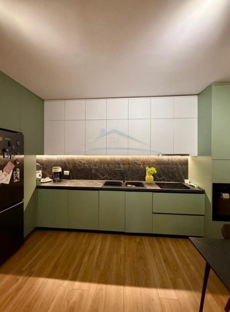 Tirane, shitet apartament 2+1 Kati 3, 106 m² 310.000 € (Rruga e Barrikadave)