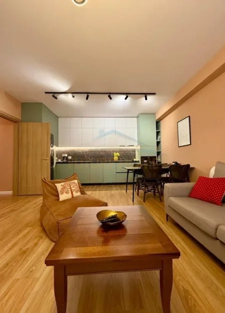 Tirane, shitet apartament 2+1 Kati 3, 106 m² 310.000 € (Rruga e Barrikadave)