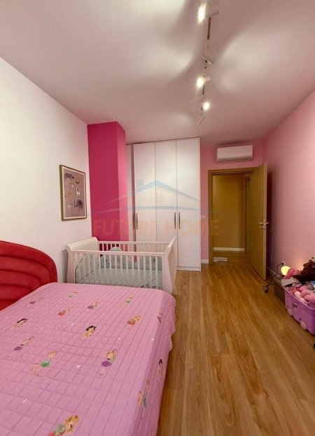 Tirane, shitet apartament 2+1 Kati 3, 106 m² 310.000 € (Rruga e Barrikadave)