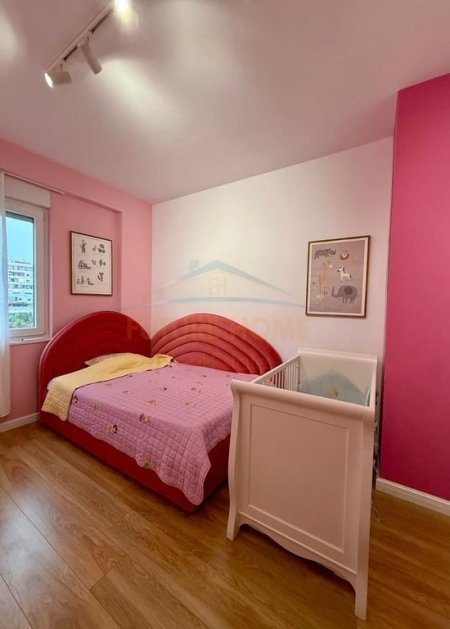 Tirane, shitet apartament 2+1 Kati 3, 106 m² 310.000 € (Rruga e Barrikadave)