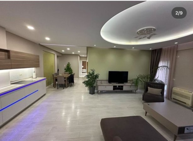 Tirane, jepet me qera apartament 3+1+Ballkon Kati 4, 190 m² 1.400 € (Liqeni i Thate)