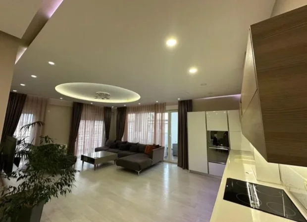 Tirane, jepet me qera apartament 3+1+Ballkon Kati 4, 190 m² 1.400 € (Liqeni i Thate)