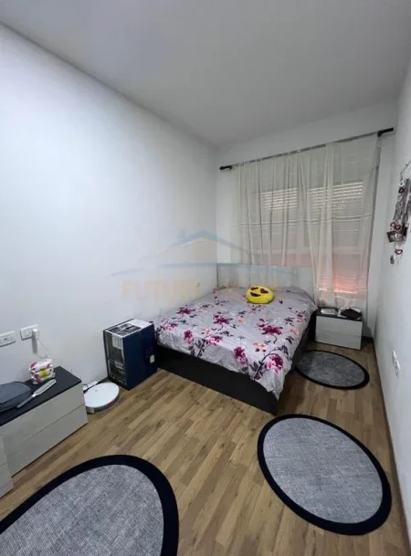 Tirane, jepet me qera apartament 1+1 Kati 1, 49 m² 400 € (Kompleksi Mangalem 21)