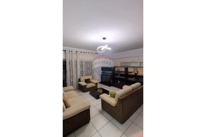 Tirane, jepet me qera apartament 2+1+Ballkon Kati 6, 100 m² 550 € (Myslym Shyri)