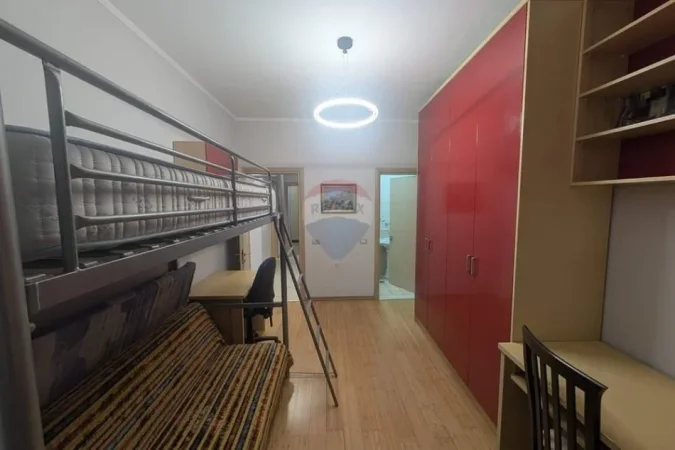 Tirane, jepet me qera apartament 2+1+Ballkon Kati 6, 100 m² 550 € (Myslym Shyri)