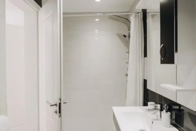 Tirane, jepet me qira apartament 1+1 Kati 12, 70 m² 600 € (Stacioni i Trenit)