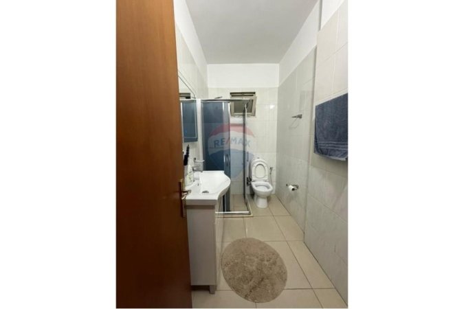 Tirane, shitet apartament 2+1+Ballkon , 99 m² 147.000 € (Fresk)