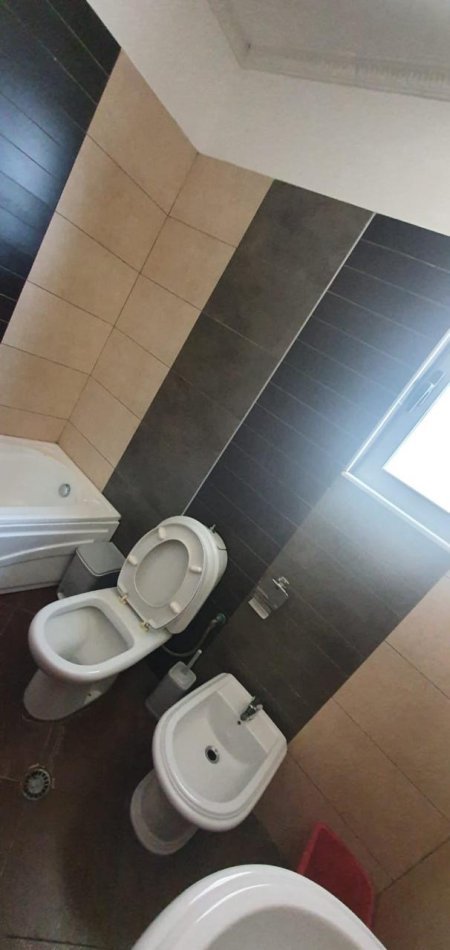Tirane, shitet apartament 2+1 Kati 9, 101 m² 175.000 € (rruga Jordan Misja)