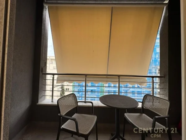 Tirane, jepet me qera apartament 1+1+Ballkon Kati 5, 65 m² 850 € (komuna e parisit)