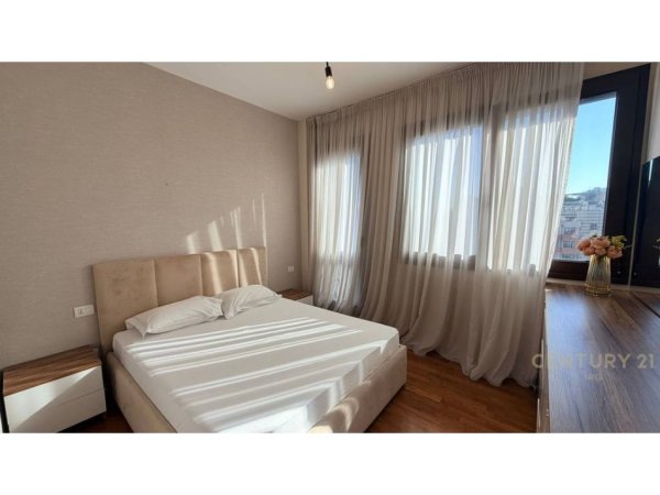 Tirane, jepet me qera apartament 1+1+Ballkon Kati 9, 70 m² 850 € (rruga e barrikadave)