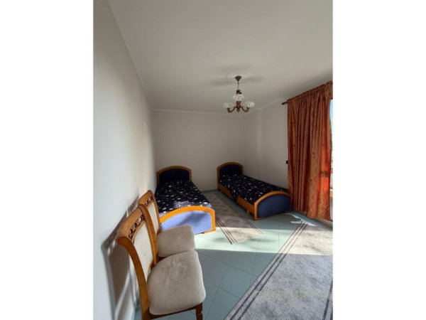 Tirane, jepet me qera apartament 3+1+Ballkon Kati 4, 100 m² 750 € (mine peza)