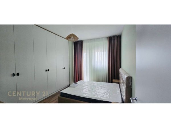 Tirane, jepet me qera apartament 1+1+Ballkon Kati 9, 77 m² 650 € (zogu zi)