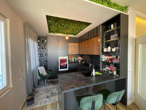 Tirane, shitet apartament 2+1+Ballkon Kati 2, 150 m² (Kopshti Botanik)