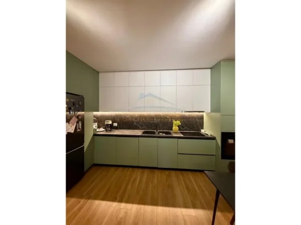 Tirane, shitet apartament 2+1+Ballkon Kati 3, 105 m² 310.000 € (Rruga e Barrikadave)