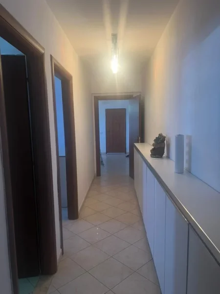 Tirane, shitet apartament 2+1+Ballkon Kati 3, 96 m² 125.000 €