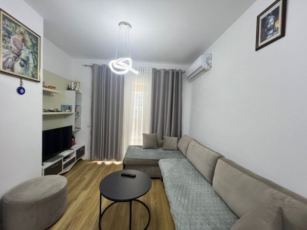 Tirane, jepet me qera apartament 1+1+Parkim, Kati 4, 65 m² 600 € (Rruga Dafinave, Ish Fusha Aviacionit, Tirane.)