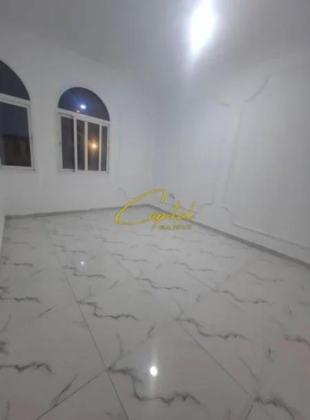 Tirane, jepet me qera zyre Kati 2, 80 m² 650 € (QENDER)