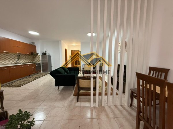 Durres, jepet me qera apartament 1+1 Kati 8, 60 m² 450 € (VOLLGA)