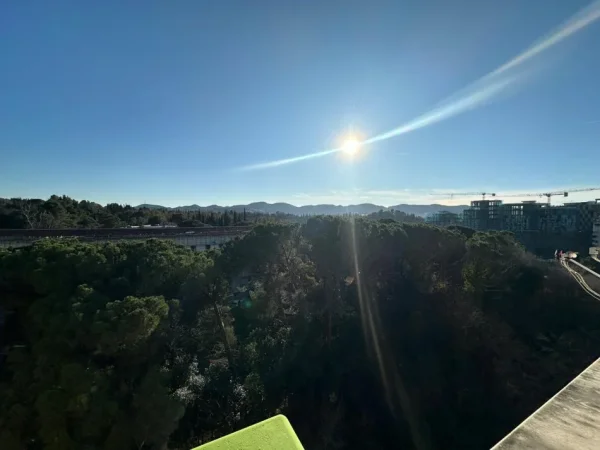 Tirane, jepet me qera apartament 2+1+Ballkon Kati 11, 96 m² 800 € (Lion Park)