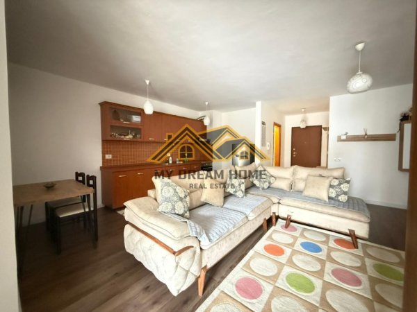 Durres, jepet me qera apartament 1+1 Kati 4, 60 m² 450 € (VOLLGA)