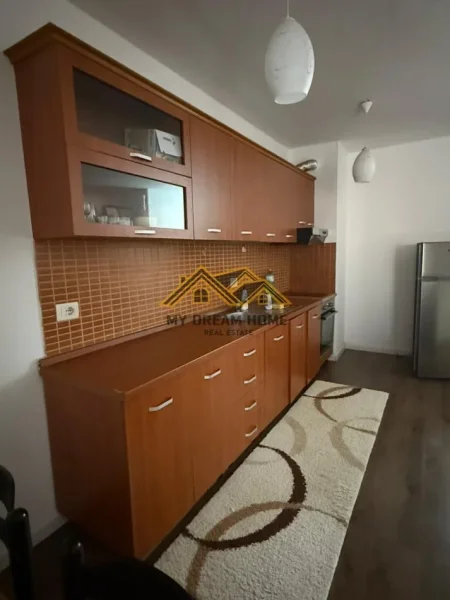 Durres, jepet me qera apartament 1+1 Kati 4, 60 m² 450 € (VOLLGA)