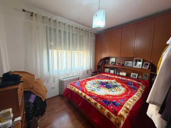 Tirane, shitet apartament 2+1+Ballkon Kati 7, 90 m² 220.000 € (Pazari i Ri)