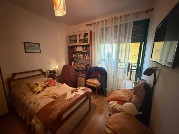 Tirane, shitet apartament 2+1+Ballkon Kati 7, 90 m² 220.000 € (Pazari i Ri)