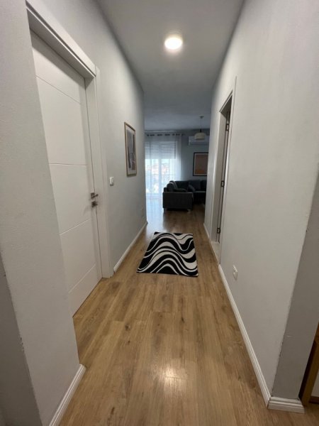 Tirane, jepet me qera apartament 2+1 Kati 2, 100 m² 750 € (RRUGA DRITAN HOXHA)