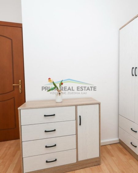 Tirane, jepet me qera apartament 2+1 Kati 3, 89 m² 100.000 ALL (Kopshti Botanik)