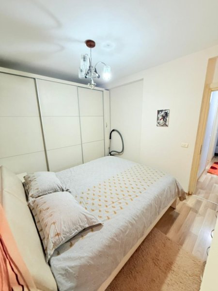 Tirane, jepet me qera apartament 2+1 , 600 € 