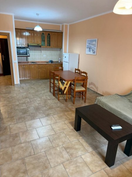 Vlore, shitet apartament 1+1+Ballkon Kati 4, 65 m² 80.000 € (ORIKUM)