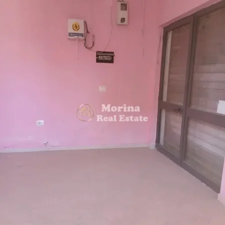 Tirane, jepet me qera ambjent biznesi Kati 1, 40 m² 250 € (Kamez)