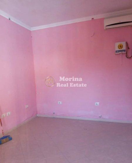 Tirane, jepet me qera ambjent biznesi Kati 1, 40 m² 250 € (Kamez)