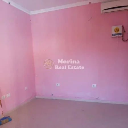 Tirane, jepet me qera ambjent biznesi Kati 1, 40 m² 250 € (Kamez)