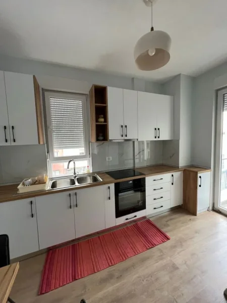 Tirane, jepet me qera apartament 2+1 , 100 m² 750 € 