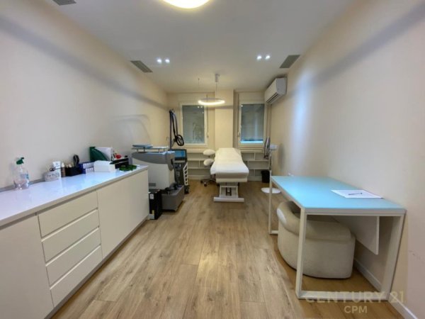 Tirane, jepet me qera ambjent biznesi Kati 7, 95 m² 1.100 € 