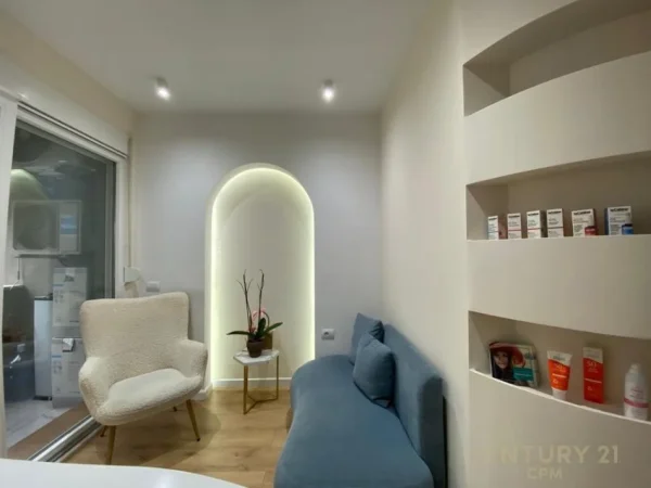 Tirane, jepet me qera ambjent biznesi Kati 7, 95 m² 1.100 € 