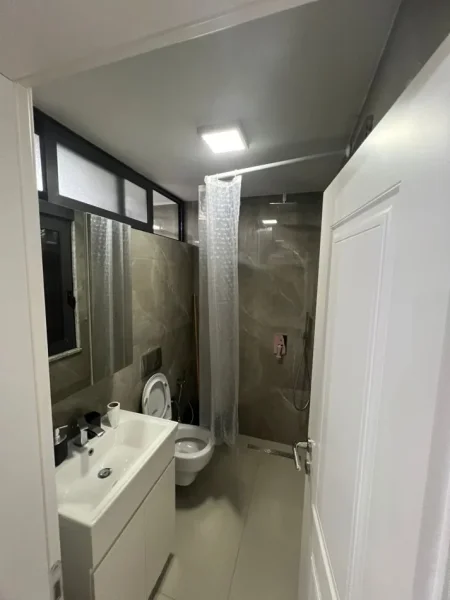 Tirane, jepet me qera apartament 2+1+Aneks+Ballkon Kati 5, 105 m² 1.300 € (Rruga e Kavajes)