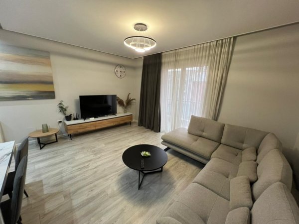 Tirane, jepet me qera apartament 2+1 Kati 2, 120 m² 800 € (Astir.)