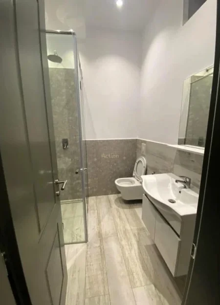 Tirane, jepet me qera apartament 2+1 Kati 2, 65 m² 800 € (rruga e durresit)